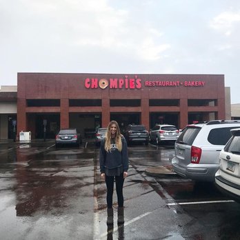 Chompie's - I don't have a photo of the amazing food, so enjoy this photo of the building! It will make it easier to find when you visit :) - Delis Near Me - Scottsdale, Arizona
