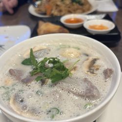 Thai 208 restaurant