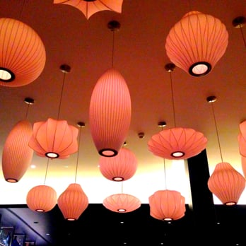 CitizenM Hotel - Contemporary lighting - Hotels Near Me - London, XGL