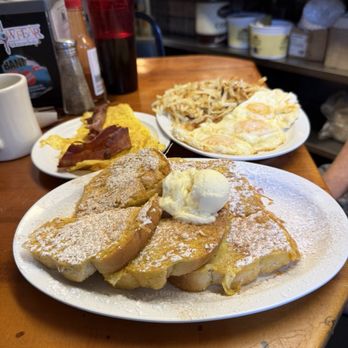 Grizzly Manor Cafe - French toast plate, and three egg plate. - Breakfast & Brunch Near Me - Big Bear Lake, California