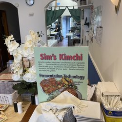 Pomona kosher grill - View into kitchen