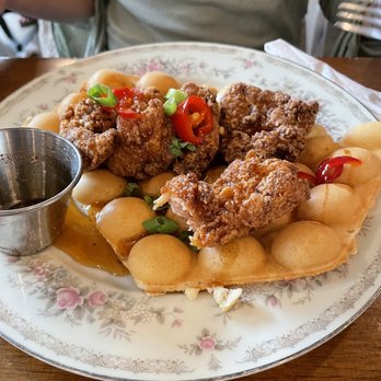 Wake ‘n Bacon - Chicken and waffle - Breakfast & Brunch Near Me - Chicago, Illinois Wake ‘n Bacon - Chicken and waffle - Breakfast & Brunch Near Me - Chicago, Illinois