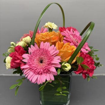 Enterprise Flower Studio - Florists Near Me - Kelowna, British Columbia Enterprise Flower Studio - Florists Near Me - Kelowna, British Columbia