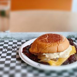 Smish Smash - Cheeseboiga - single / Wow, one of the better smash burgers out there.