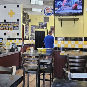 Al's Beef - Inside - Sandwiches Near Me - Chicago, Illinois