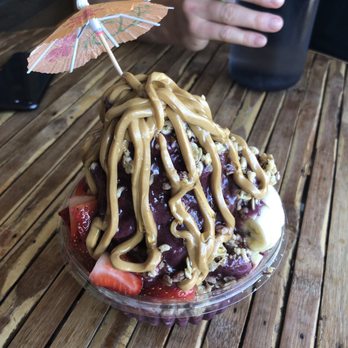 Makani's Magic Pineapple Shack - Gorilla Açai bowl - Juice Bars & Smoothies Near Me - Hilo, Hawaii