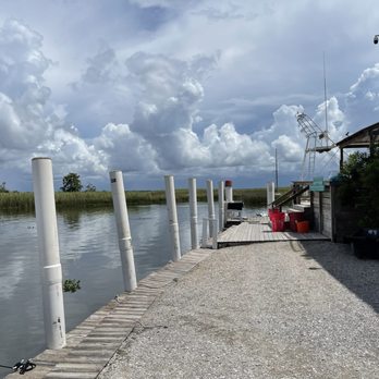 Half Shell Dockside - Exterior - Bars Near Me - Apalachicola, Florida