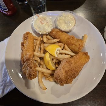 Fox's Restaurant & Pub - Pizza Near Me - Oak Lawn, Illinois