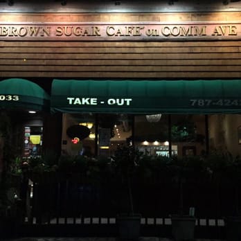 Brown Sugar Cafe - Small outdoor patio seating - Thai Near Me - Boston, Massachusetts