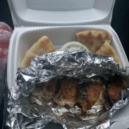 The meager portion of chicken in the Chicken Shishkabob Platter