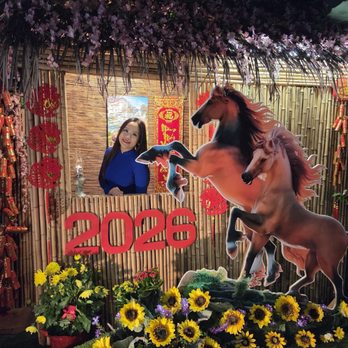 Chua Linh Quang - Year of the Horse - Buddhist Temples Near Me - Hawthorne, California