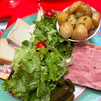 Café du Palais - Reims ham, potatoes, Langres and Chaource cheeses, cornichons, and salad - French Near Me - Reims, 51 Café du Palais - Reims ham, potatoes, Langres and Chaource cheeses, cornichons, and salad - French Near Me - Reims, 51