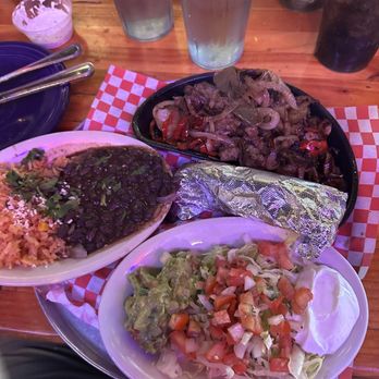 Billy Blanco's - Fajitas with the fixins - Mexican Near Me - Park City, Utah