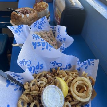Splash Cafe - Lobster Roll, Calamari, Clam Chowder BREAD BOWL - American Near Me - Pismo Beach, California Splash Cafe - Lobster Roll, Calamari, Clam Chowder BREAD BOWL - American Near Me - Pismo Beach, California
