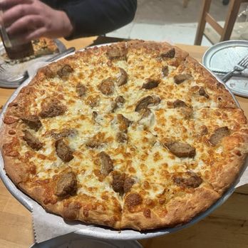 Iggies - meatball pizza with caramelized onions - Pizza Near Me - Baltimore, Maryland
