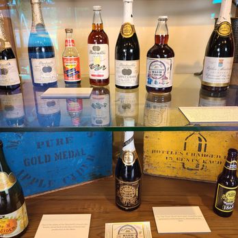 Martinelli's Company Store - Souvenir Shops Near Me - Watsonville, California