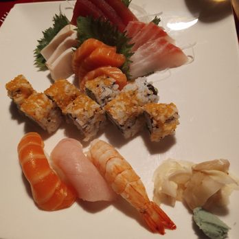 Sushi Yoshi - Sushi and sashimi combo dinner - Chinese Near Me - Killington, Vermont