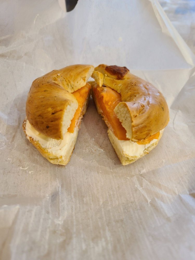 HINNAWI BROS BAGEL & CAFÉ 116 Photos & 45 Reviews 2002 Mackay