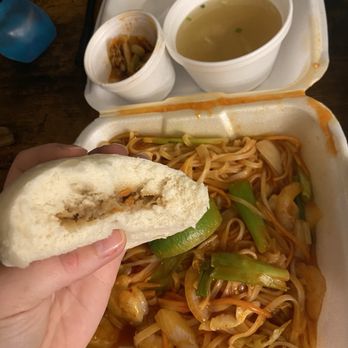 Cafe Vie - Pad Thai and Veggie Bun - Vietnamese Near Me - Overland Park, Kansas