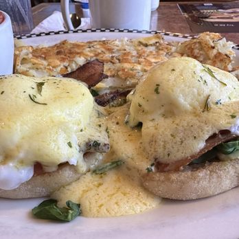 Black Bear Diner St. George - California Bacon Benedict (870 cals.) - Diners Near Me - St George, Utah