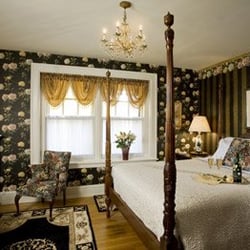 King's Cottage - Cozy up to someone special at the King's Cottage
