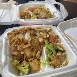 Thai Gourment - Large Chicken Pad See Ew