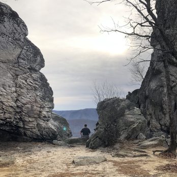 Dragon's Tooth - Hiking Near Me - Catawba, Virginia