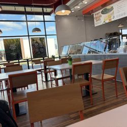 BIBIBOP Asian Grill - Dining area