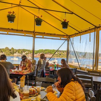 Thurston's Lobster Pound - Dining area - Seafood Near Me - Bernard, Maine Thurston's Lobster Pound - Dining area - Seafood Near Me - Bernard, Maine