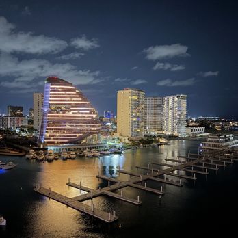 Renaissance Cancun Resort & Marina - Hotels Near Me - Cancún, ROO