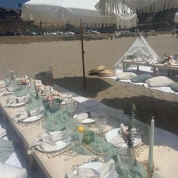 Table setup with wedding colors. Table setup with wedding colors.