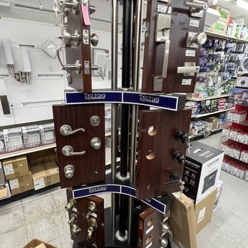 Ferreteria JB - Hardware Stores Near Me - Guaynabo, Puerto Rico