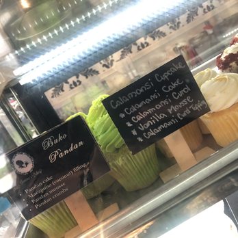 Jennivee’s Bakery - Buko Pandan Cupcake Calamansi Cupcake - Desserts Near Me - Chicago, Illinois