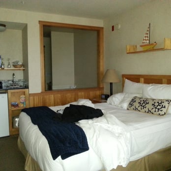 Inn at Cape Kiwanda - Corner jacuzzi suite. Not ADA but a wheelchair 29" or less can access the entire room - Hotels Near Me - Pacific City, Oregon Inn at Cape Kiwanda - Corner jacuzzi suite. Not ADA but a wheelchair 29" or less can access the entire room - Hotels Near Me - Pacific City, Oregon