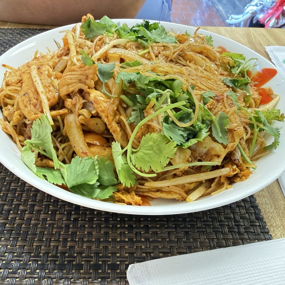 Sakura Asian Express - Singapore Rice Noodles with Chicken - Thai Near Me - Greenville, North Carolina