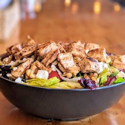 BROS Burgers & Shakes - House Salad with Fresh Grilled Chicken