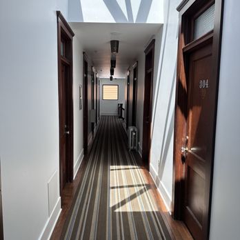 Commodore Hotel Astoria - Hallway - Hotels Near Me - Astoria, Oregon Commodore Hotel Astoria - Hallway - Hotels Near Me - Astoria, Oregon
