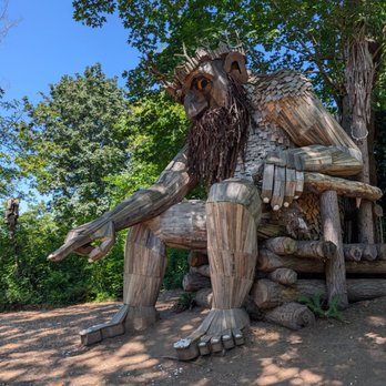 Oscar The Bird King - Public Art Near Me - Vashon, Washington