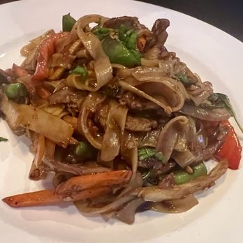 Baitong Thai & Sushi Restaurant - Thai Near Me - St Augustine, Florida