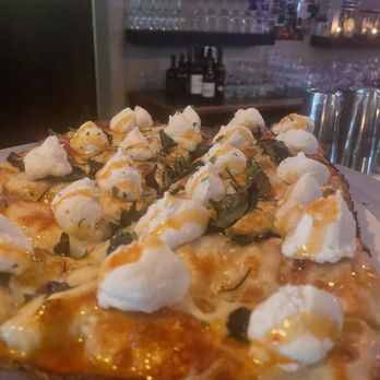 Good Old Days Pizza - pizza A Cheese Pizza - Pizza Near Me - Newtown, Connecticut