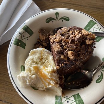 Blue Rooster Southern Grill - Pound cake w/ ice cream - American Near Me - Clyde, North Carolina Blue Rooster Southern Grill - Pound cake w/ ice cream - American Near Me - Clyde, North Carolina