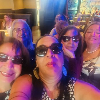 Outback Steakhouse - At the bar - Steakhouses Near Me - Miami Lakes, Florida