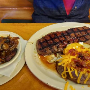 Texas Roadhouse - Steakhouses Near Me - Sanford, Florida