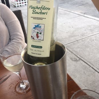 Aliada - Refreshing bottle of Greek White wine - Greek Near Me - Astoria, New York