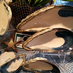 Bear's Lair - Serveware shaped like shells