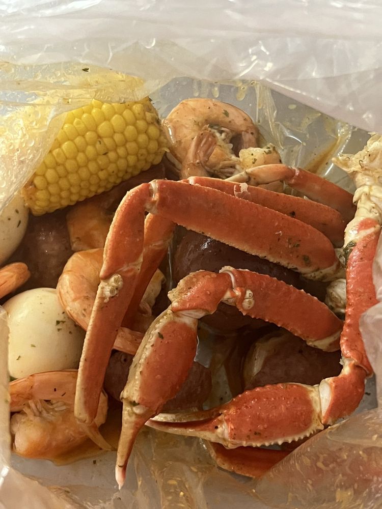 MOON’S WING & SEAFOOD Updated September 2024 4191 Mercer University