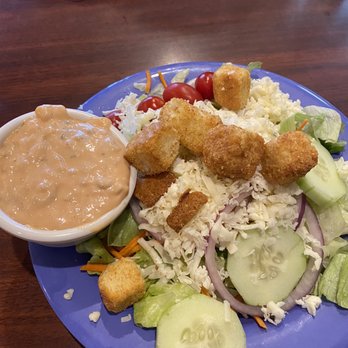 Arris’ Pizza - Their salad is so fresh - Pizza Near Me - Springfield, Missouri