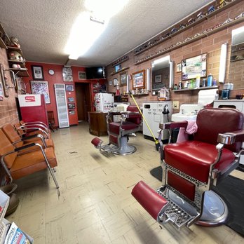 Art's Barber Shop - Inside - Barbers Near Me - Petaluma, California Art's Barber Shop - Inside - Barbers Near Me - Petaluma, California
