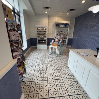 Nothing Bundt Cakes - Bakeries Near Me - Brentwood, Tennessee
