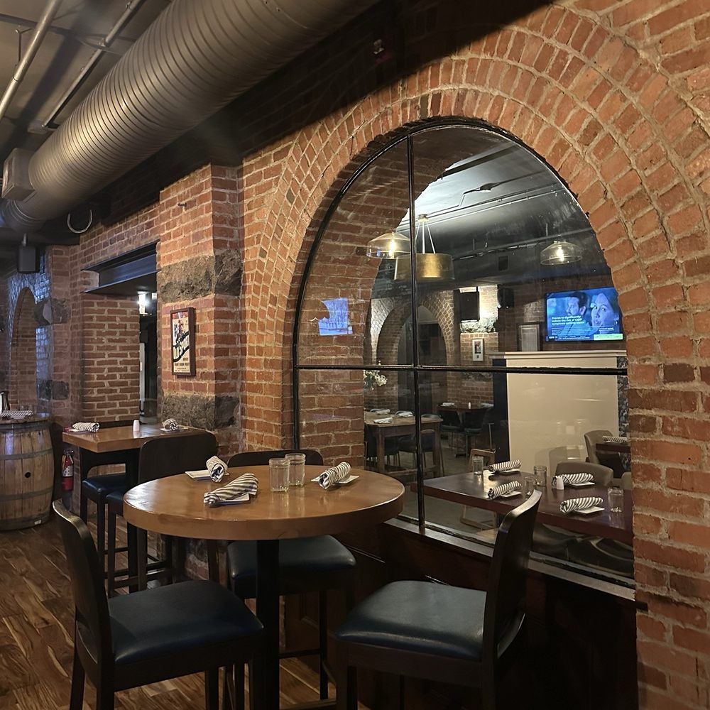 Syracuse Whiskey Coop - Seating - American Near Me - Syracuse, New York Syracuse Whiskey Coop - Seating - American Near Me - Syracuse, New York